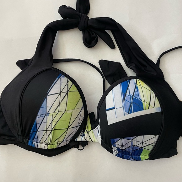 🦋💙🐰 Beach bunny swim top - Picture 1 of 4